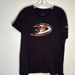 Anaheim Ducks adidas women’s 2XL amplifier t-shirt black
